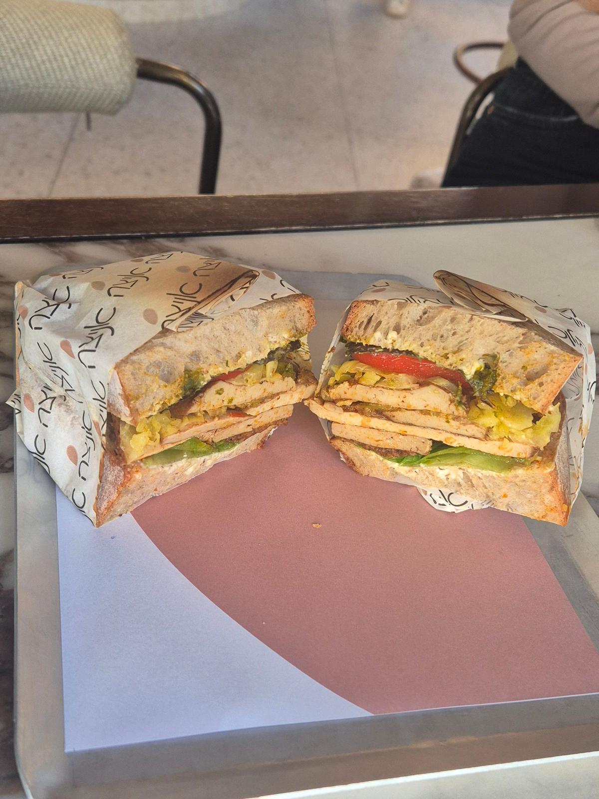 תמונה של כריך רובן טופו