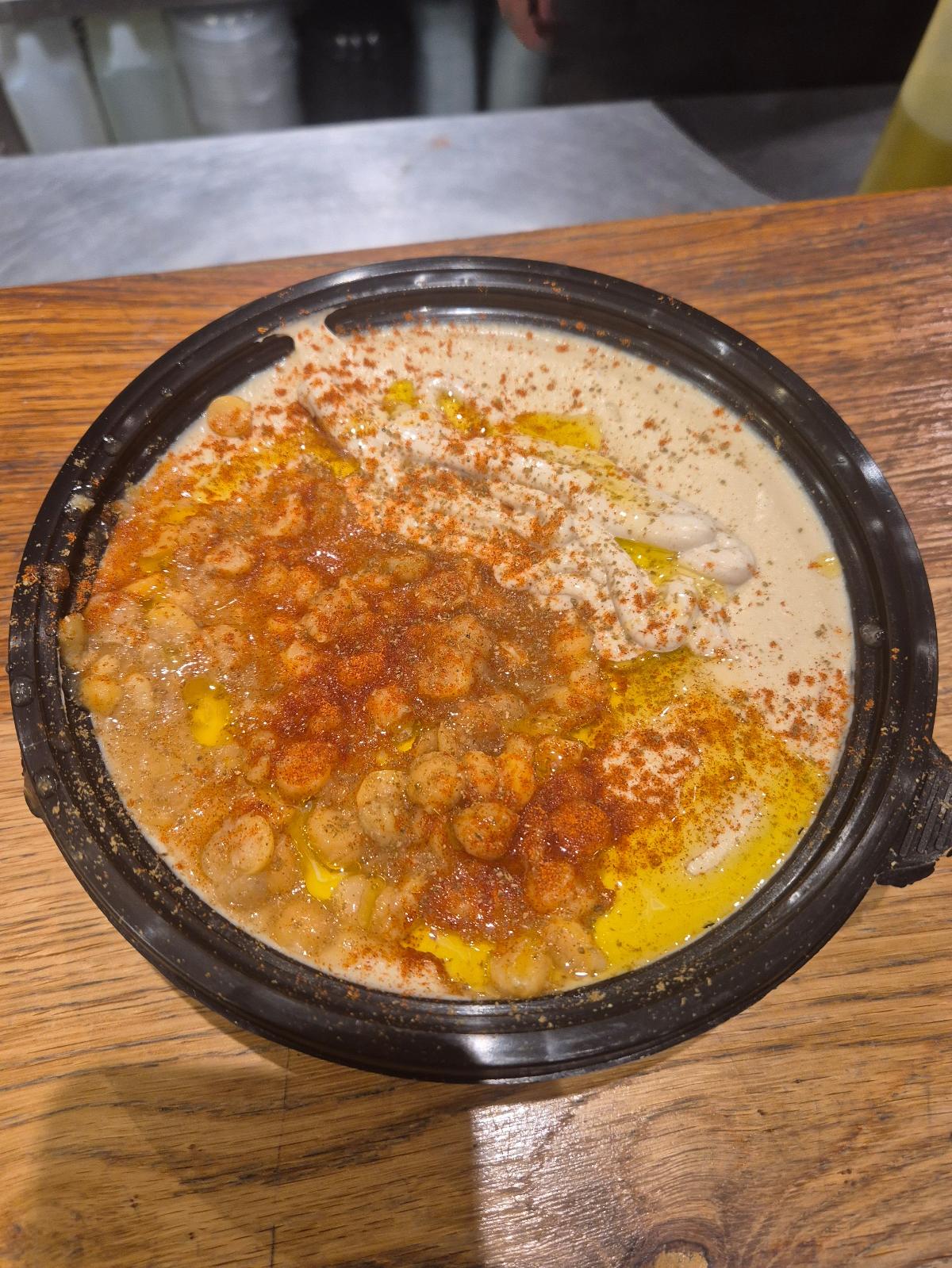 תמונה של חומוס בהרכבה