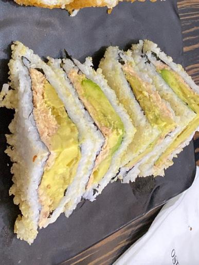 תמונה של טונה גריל ואבוקדו